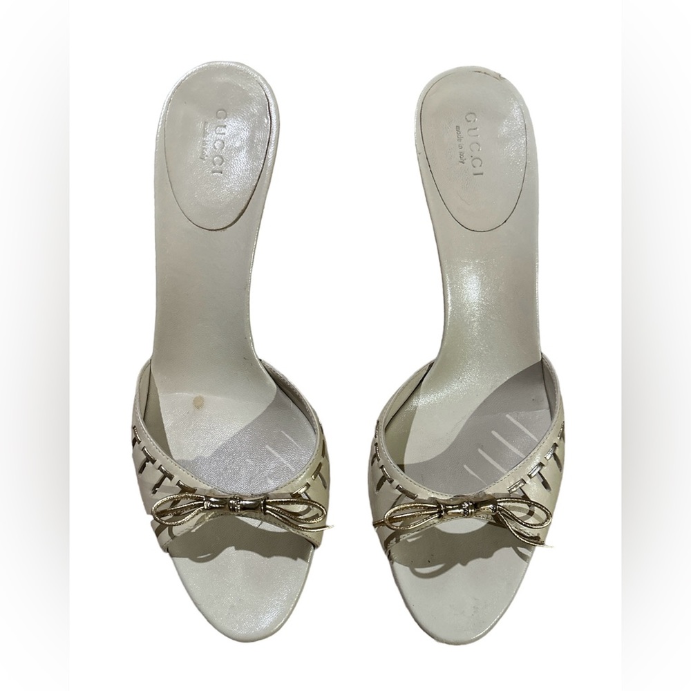 Vintage Gucci leather bow kitten heel sandals